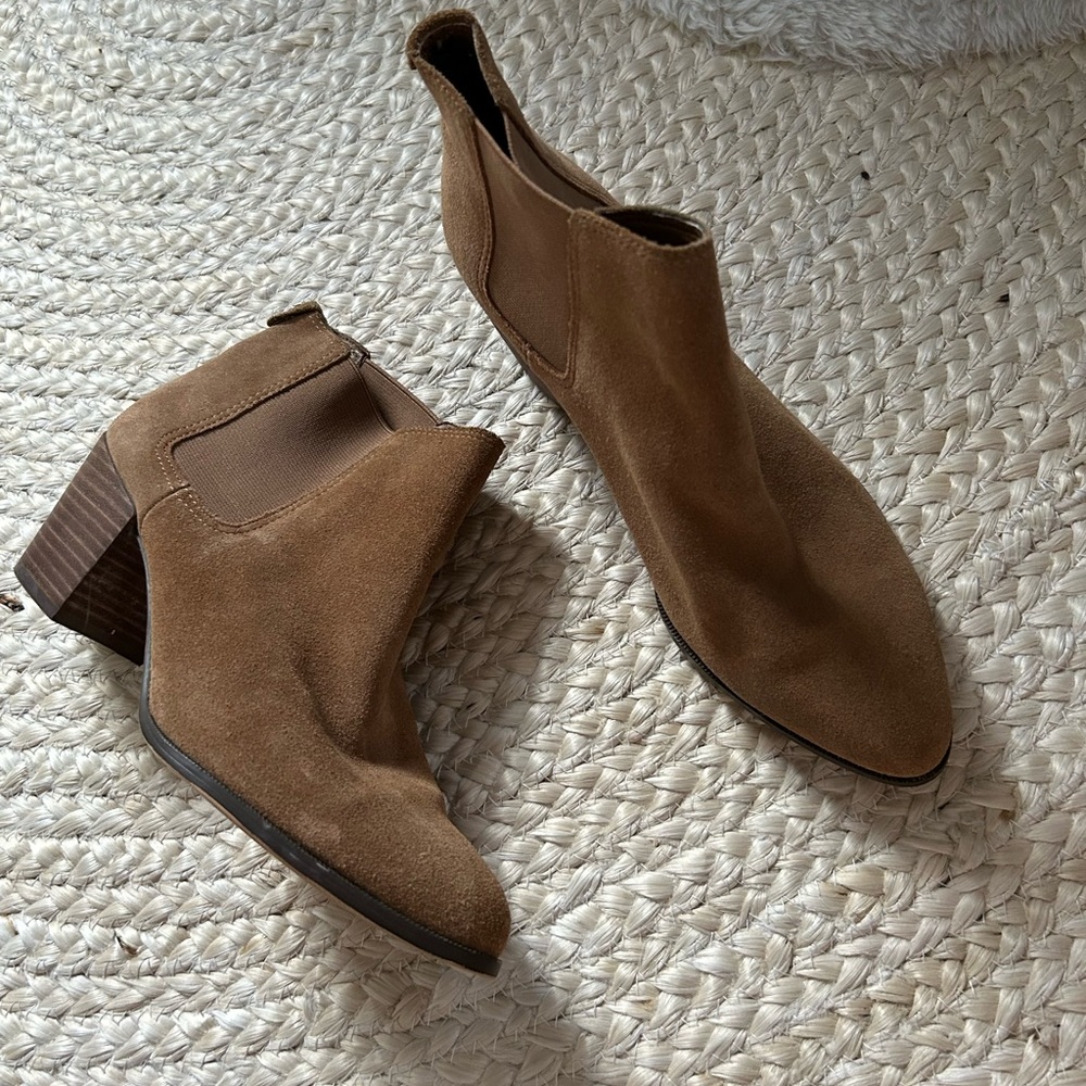 Anne Klein booties boots women’s suede leather upper ankle heel 8 beige tan li - Picture 2 of 10